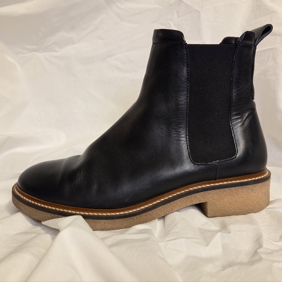 Everlane The Chelsea Boot Black Smooth Leather Pull On Women's Size 10 Like New! - Picture 9 of 10